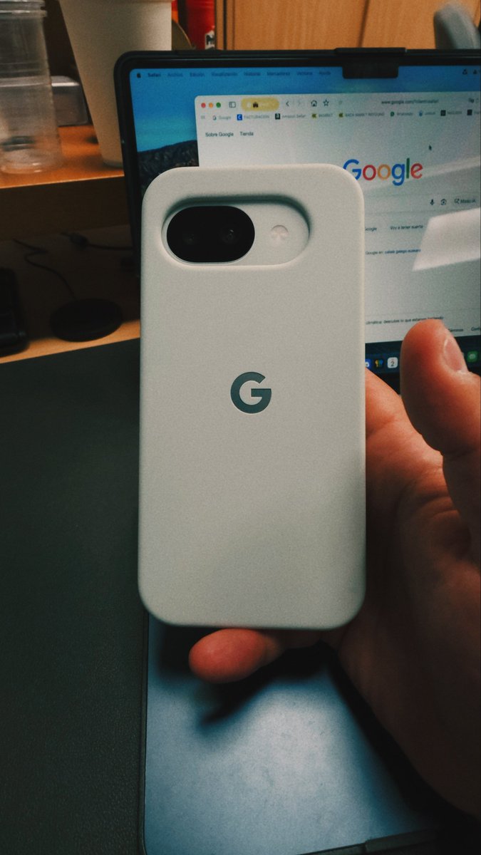 CozyTechTalk's tweet photo. hello world 🌎 #pixel10a #google #Newtoy https://t.co/dHZzLf9VHs