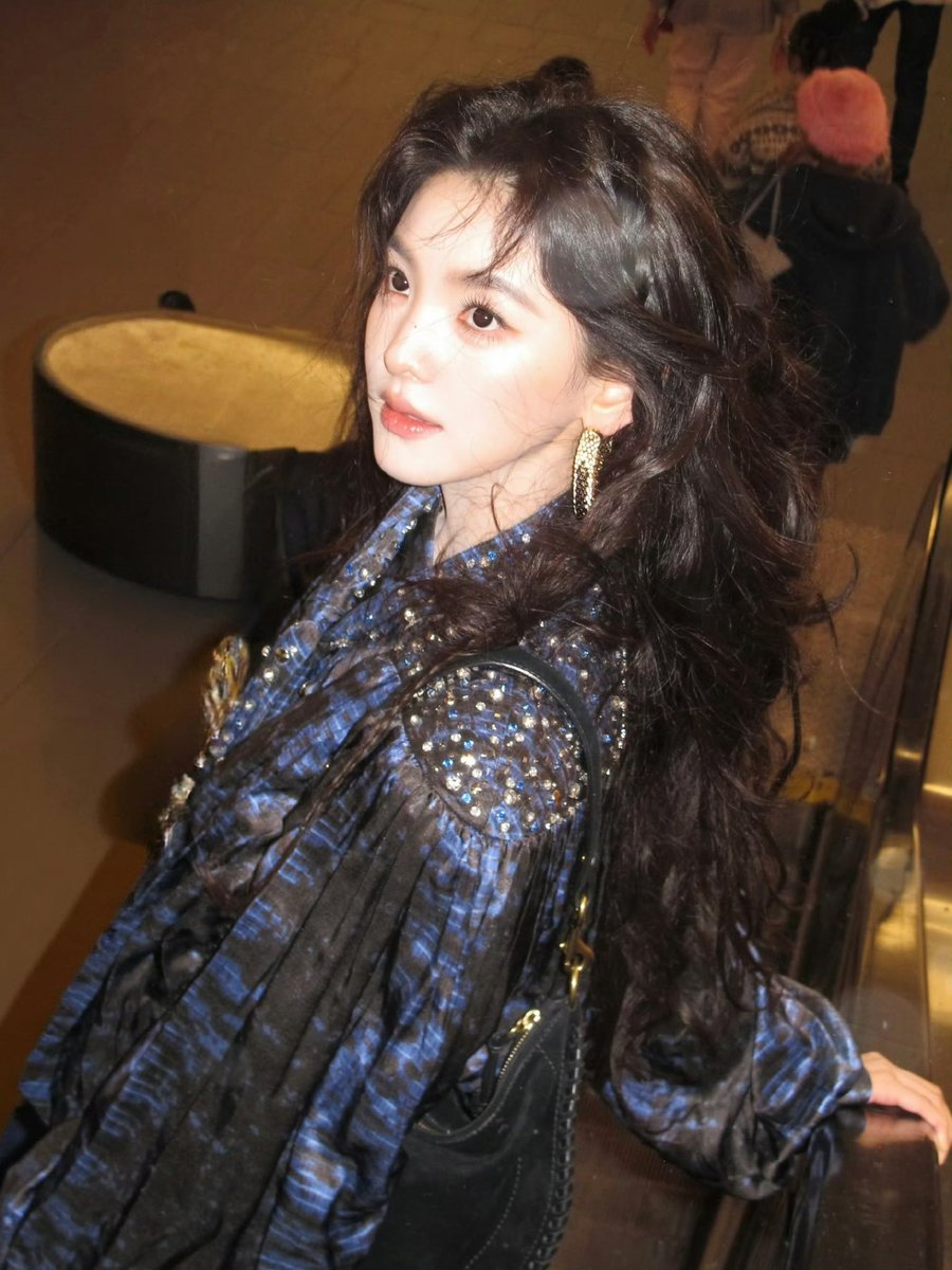 pourlesjolies's tweet photo. ZHANG RUONAN https://t.co/ghHTBCPbEx