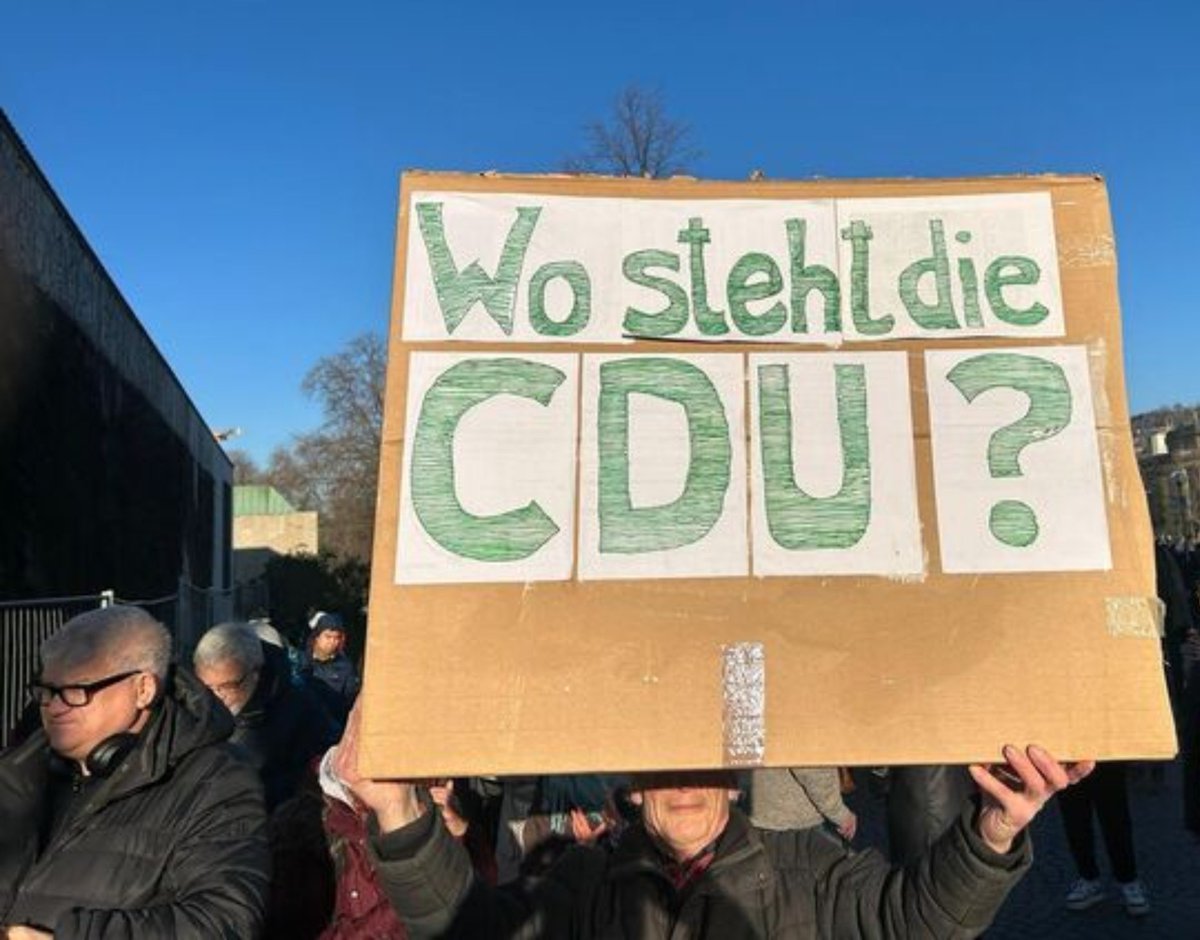 bakerman_2024's tweet photo. @JulianAdrat In #Frankreich ist die Machtübernahme der #Migrantifa schon weiter fortgeschritten als hierzulande. Aber #Buntland holt schnell auf! Die linksradikale #Rotfront-Regierung in #Berlin - die ganz sicher kommen wird - zeigt das! DAGEGEN organisiert keine #CDU/#CSU irgendeine Demo! https://t.co/jMD5BquWjS