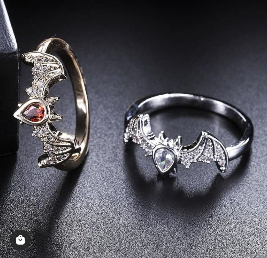 gothicornate_'s tweet photo. luxury gothic bat diamond ring https://t.co/NcOgVsrNXE