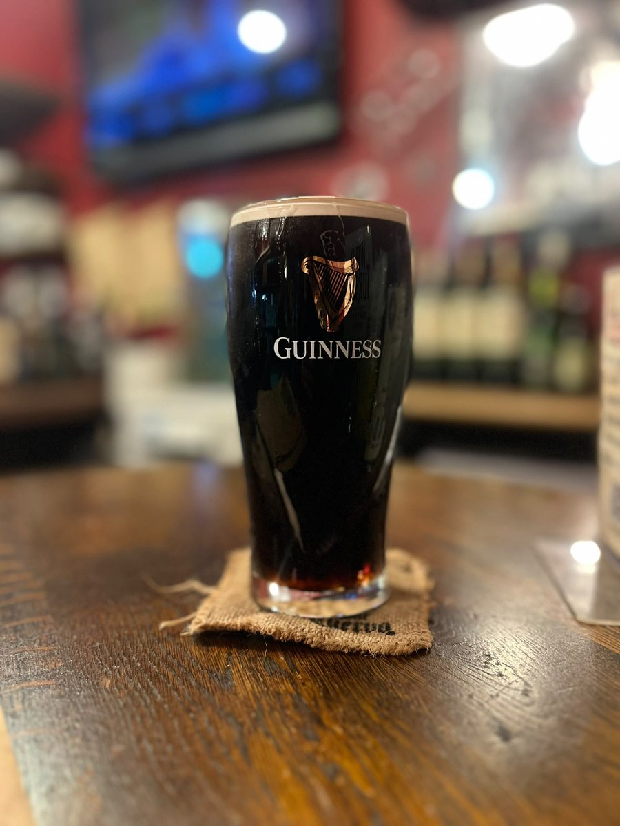DebbieKeitel's tweet photo. The best hospitality and best Guinness I've had in Japan ☕️💚🇮🇪🍀
I'm really going to give it my all at Korakuen Hall so that I can come back and celebrate here with you and my crew 🍀🎃☕️
#ディアナ https://t.co/hFqA7raWNr