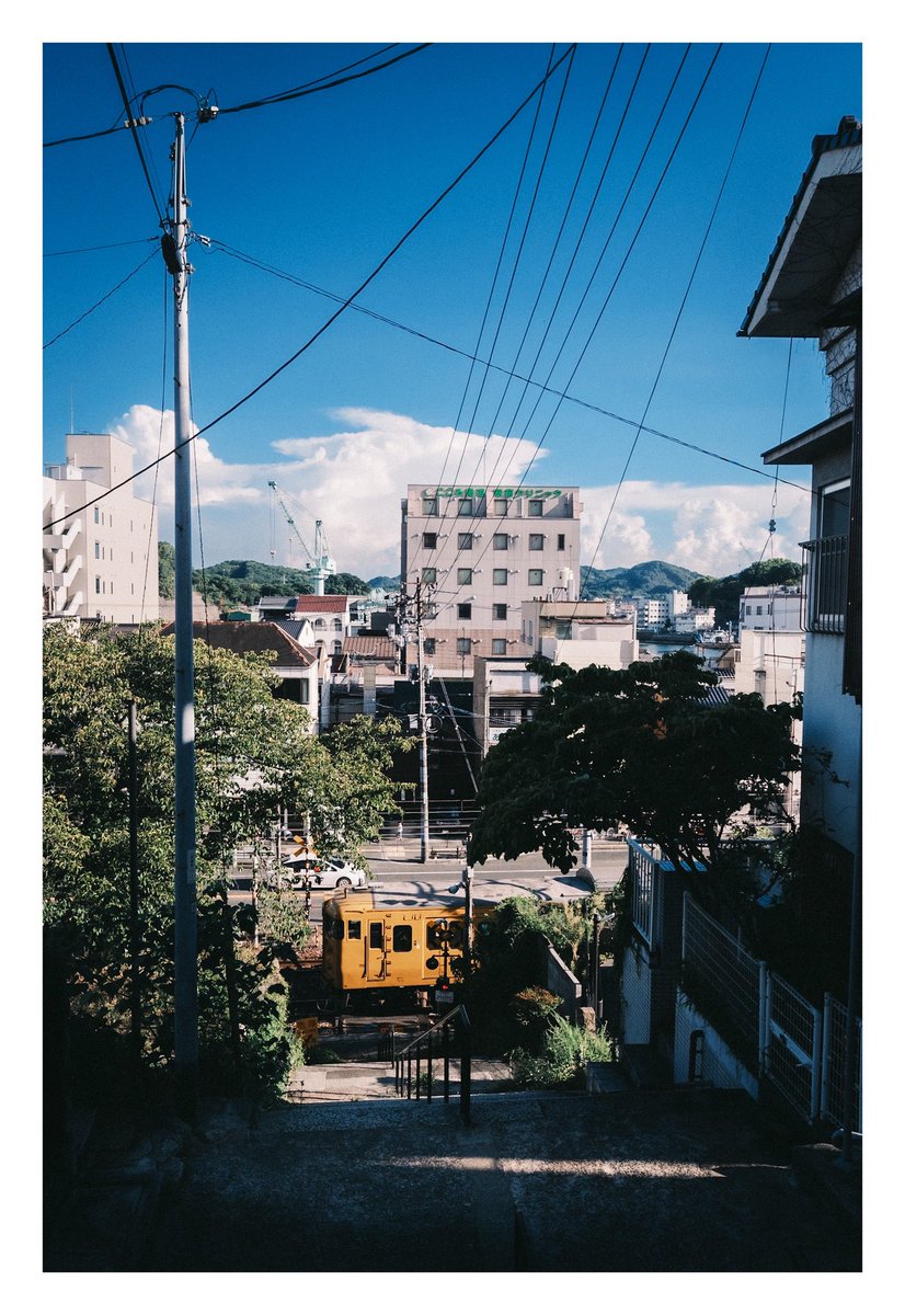 6354x6R's tweet photo. この街の日常風景から黄色い電車がいなくなることが信じられません https://t.co/jM8YnOB8Pn
