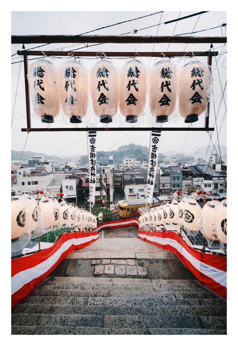 6354x6R's tweet photo. この街の日常風景から黄色い電車がいなくなることが信じられません https://t.co/jM8YnOB8Pn