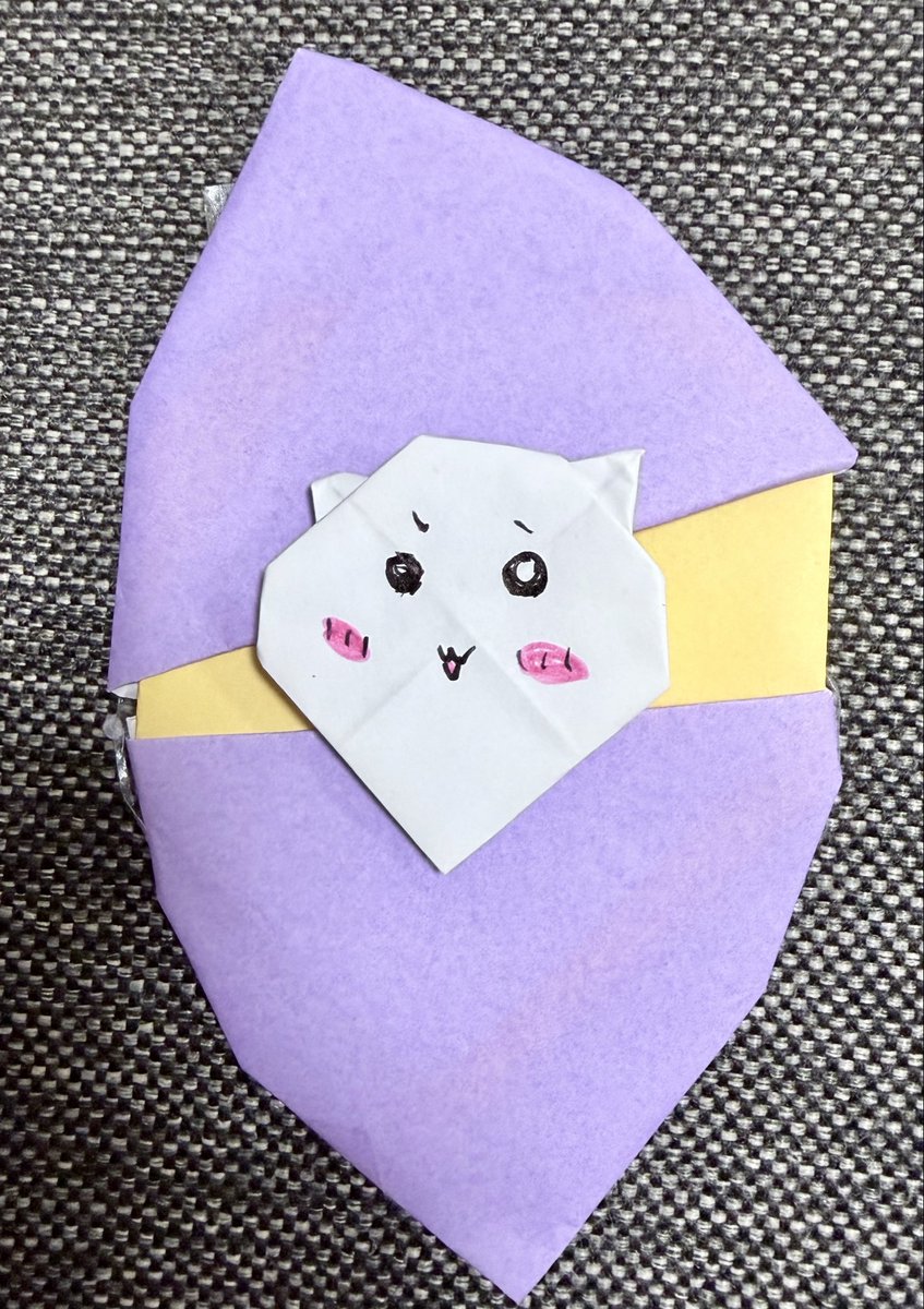 lasta185's tweet photo. 👧「さつまいもに入ったちいかわ作ったー！」

私「本当だー！ちい……誰」 https://t.co/Kka0r1IyeN