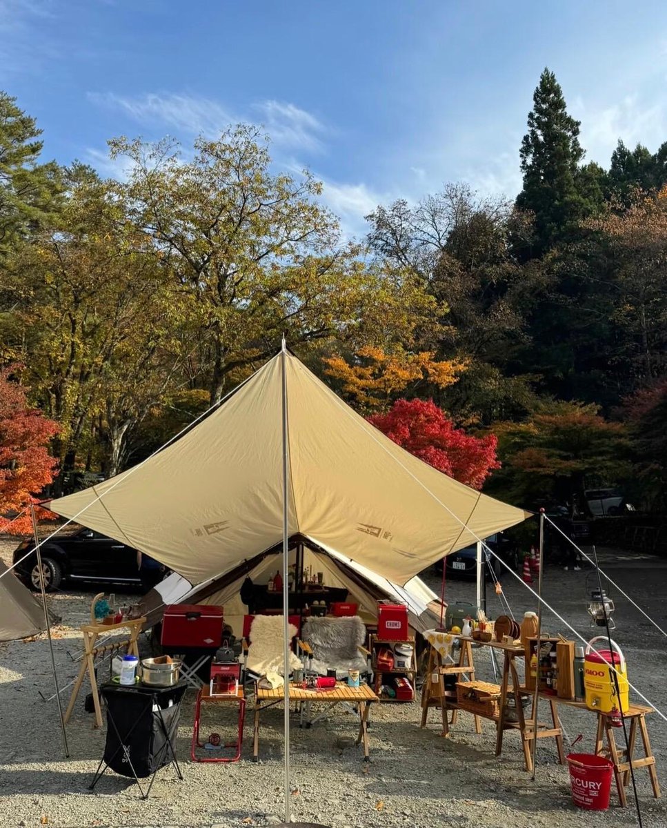 r21836000's tweet photo. 今回も山梨県の道志の森で、もう3回目なんだ🏕️
予約はいらなくて、朝7時には入れます、入ったらまず場所を探すんだよね🌲
区画は分かれてないんだよ👀 
#キャンプ #アウトドアキャンプ #一緒にキャンプ #バイクキャンプ #キャンプ用品 #車中泊キャンプ https://t.co/VbMKQm9uUH