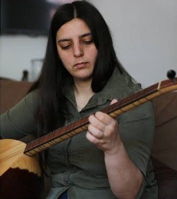 GrupYorum___X's tweet photo. Tutsak Grup Yorum emekçimiz Betül Varan,

Marmara 6 No'lu L Tipi Hapishanesi ve Şakran Kadın Kapalı Hapishanesi'nde sürmekte olan süresiz açlık grevi direnişçilerinin taleplerinin karşılanması için,

30 Eylül'de 1 aylık destek açlık grevine başlamıştır. https://t.co/4gStJgJ8dm