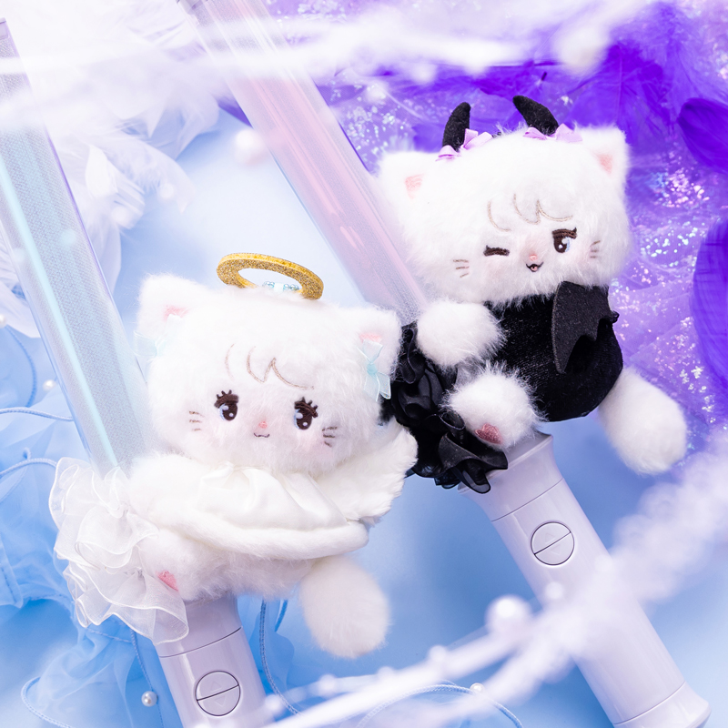 mikko_goods's tweet photo. 【#Lilalamode 新商品情報】

「ペンライトにつけられる♡マスコット(天使ムース)」
「ペンライトにつけられる♡マスコット(悪魔ムース)」

📅2026年10月16日(金)発売

詳細/取扱店舗はこちら👇（引用元）
https://t.co/3WWFXVrmPt

#リルアラモード #mikko https://t.co/v3TbqIKMfb