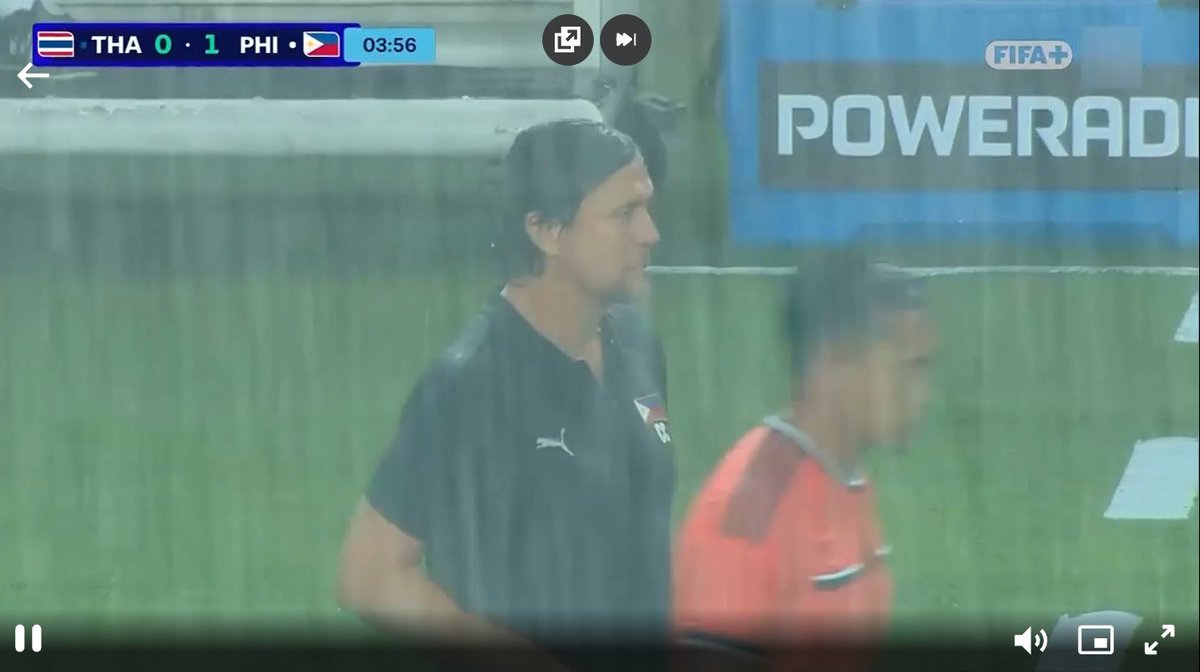 starlyng007's tweet photo. can they even see in that heavy rain jesus https://t.co/0pUZ18S3Od
