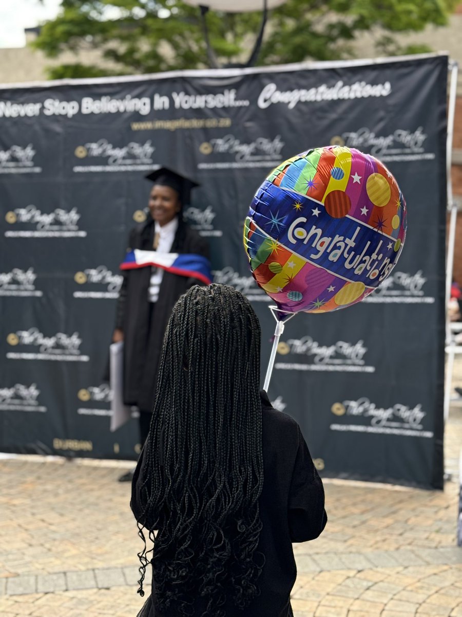 REGENT_BSchool's tweet photo. She did it for herself, but every step was also for her daughter. 🎓❤️ Today, her little girl gets to see what perseverance, sacrifice and courage can achieve.
#RBSGrad2026 #RegentBusinessSchool #TeachingDifferently https://t.co/zBDmsN74zc