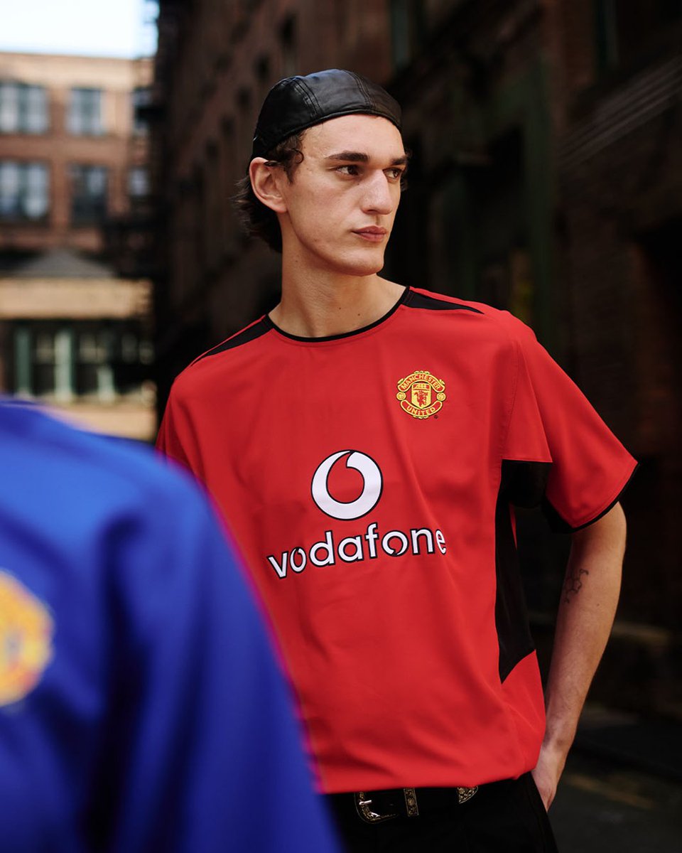 ManUtd's tweet photo. Retro revived ⏪
