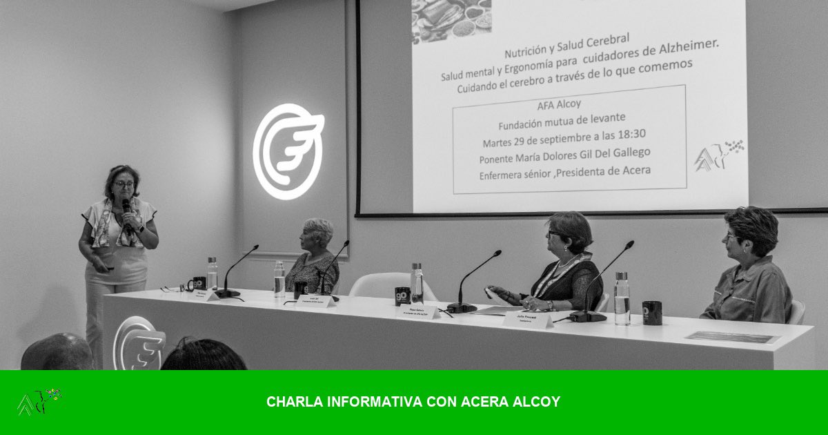AlzheimerAlcoy's tweet photo. Día Mundial del Alzheimer....
Gracias a Lola Gil, presidenta de Acera Alcoy, a Julia y Pilar por sus valiosos testimonios, y a todas las personas asistentes a la charla "Alimentación saludable para voluntari@s y cuidador@s de Alzheimer
#AfaAlcoy #AlzheimerAlcoy #fevafa #Ceafa https://t.co/WIfv6BxTeJ