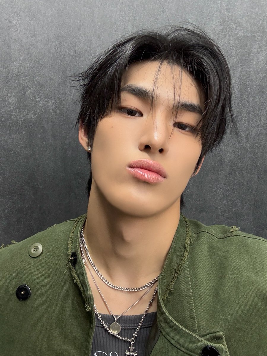 82Message's tweet photo. [#찬이러그]
b-cut

#82MAJOR #82메이저 #에이티투메이저
#윤예찬 #YOONYECHAN https://t.co/n3tm24OWdJ