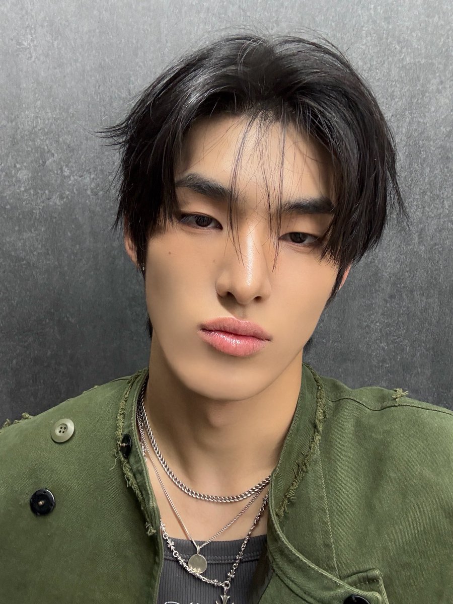 82Message's tweet photo. [#찬이러그]
b-cut

#82MAJOR #82메이저 #에이티투메이저
#윤예찬 #YOONYECHAN https://t.co/n3tm24OWdJ