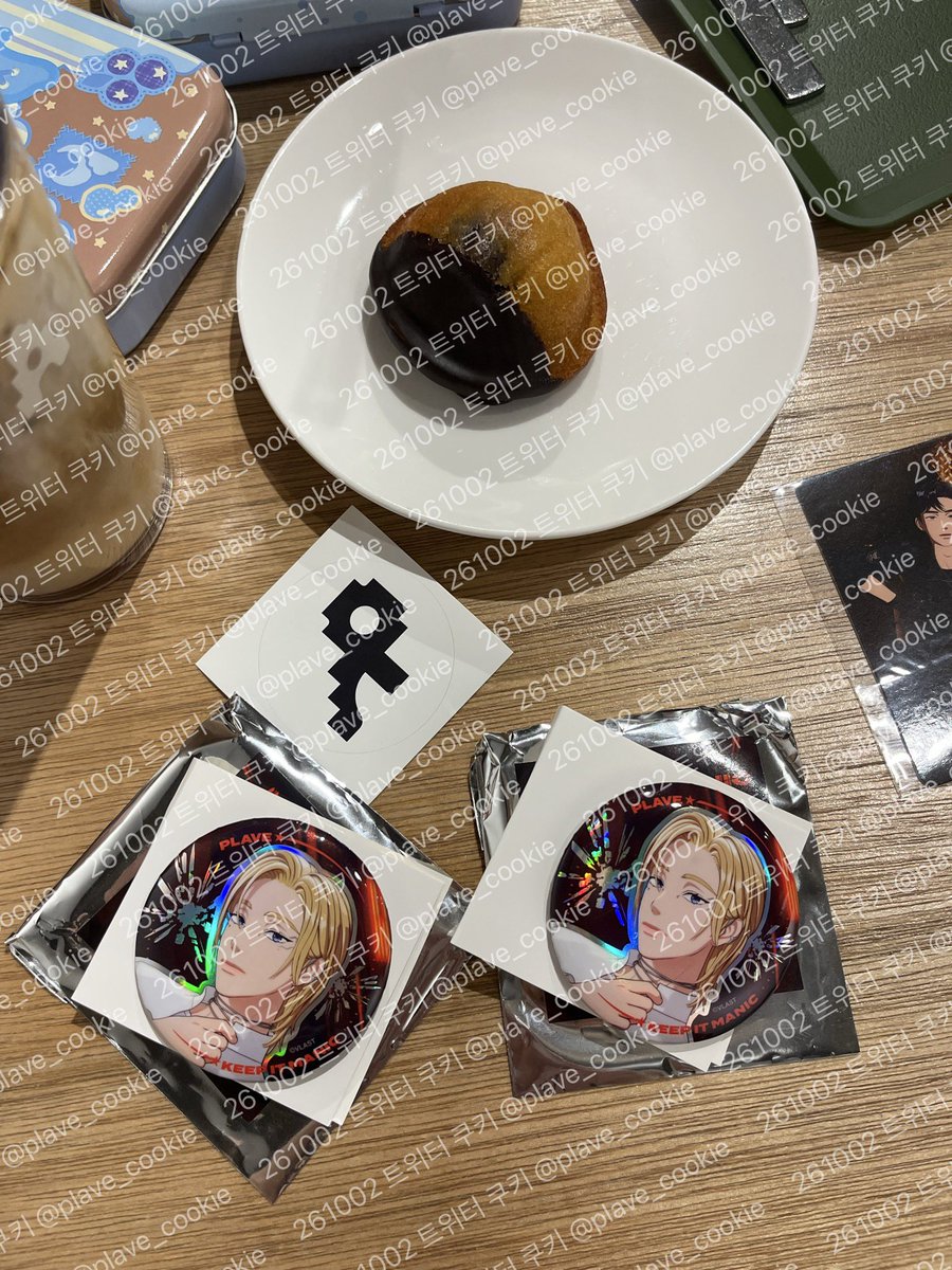 plave_cookie's tweet photo. ❤️플레이브 월드투어 콘서트 캔뱃지 교환🖤

저: 노아💜 x2
플리님: 예준💙, 은호❤️

준등기나 끼리택배로 교환원해요!
일괄 교환 우대하나 개별도 연락주세요🫶🏻

밤비 하민 MD 굿즈 https://t.co/PykjKojsJ1