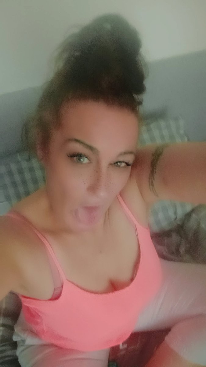 ShelandLouGG's tweet photo. Flashing Friday!
15 Rts and I might give you naughty boys a flash! 
Shel 🐚 https://t.co/HmiKplTNhk