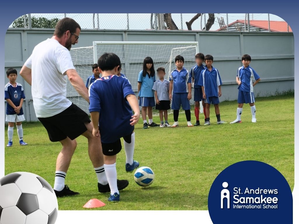 sassamakee's tweet photo. Our After-School Football Club is in full swing for Years 3–9! Split into tailored age groups, players build technical skills, confidence, and teamwork while staying active. ⚽️🏃‍♂️

#SchoolFootball #GrassrootsFootball #AfterSchoolClubs #SchoolSports #ActiveKids https://t.co/l1Op4zVt0t