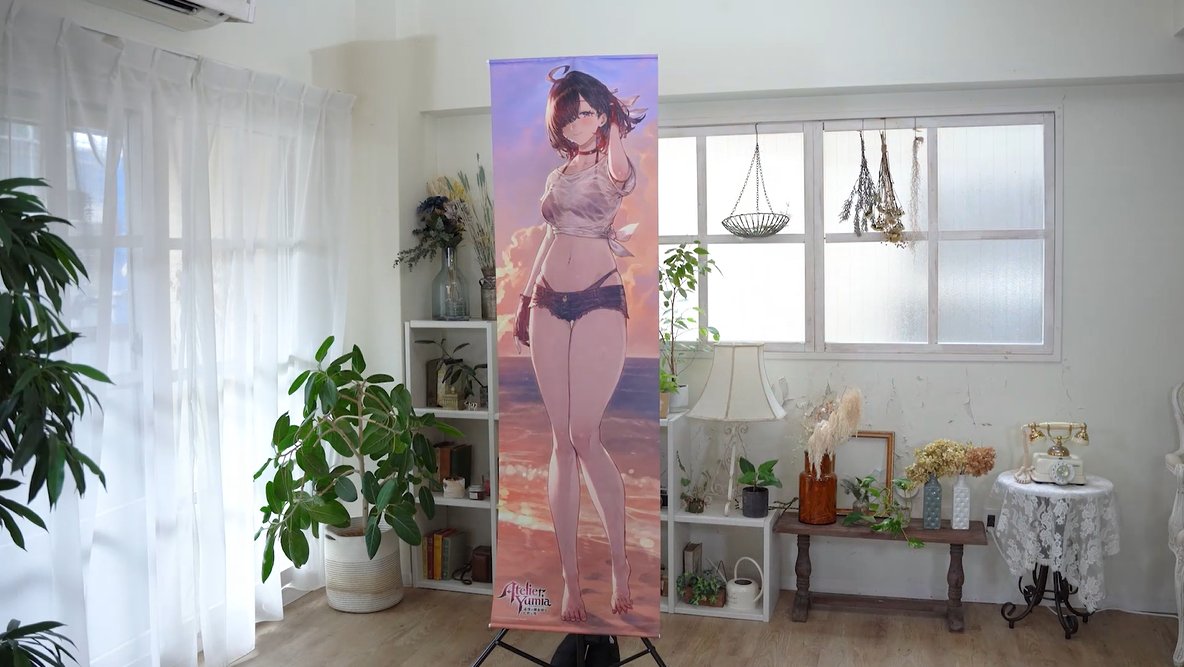 KT_Spot's tweet photo. ／
📢 TGS2026グッズの事後通販 受付中🏵️
＼

🎁商品紹介
■等身大タペストリー

各キャラの設定身長に合わせたサイズ感で、存在感抜群のアイテムです。
#ユミア は今回用の新規描き下ろしイラストを使用✨
ぜひチェックしてください💖

ご予約はこちらから✨
https://t.co/32FjeqHO58

#アトリエ #ブイブイ