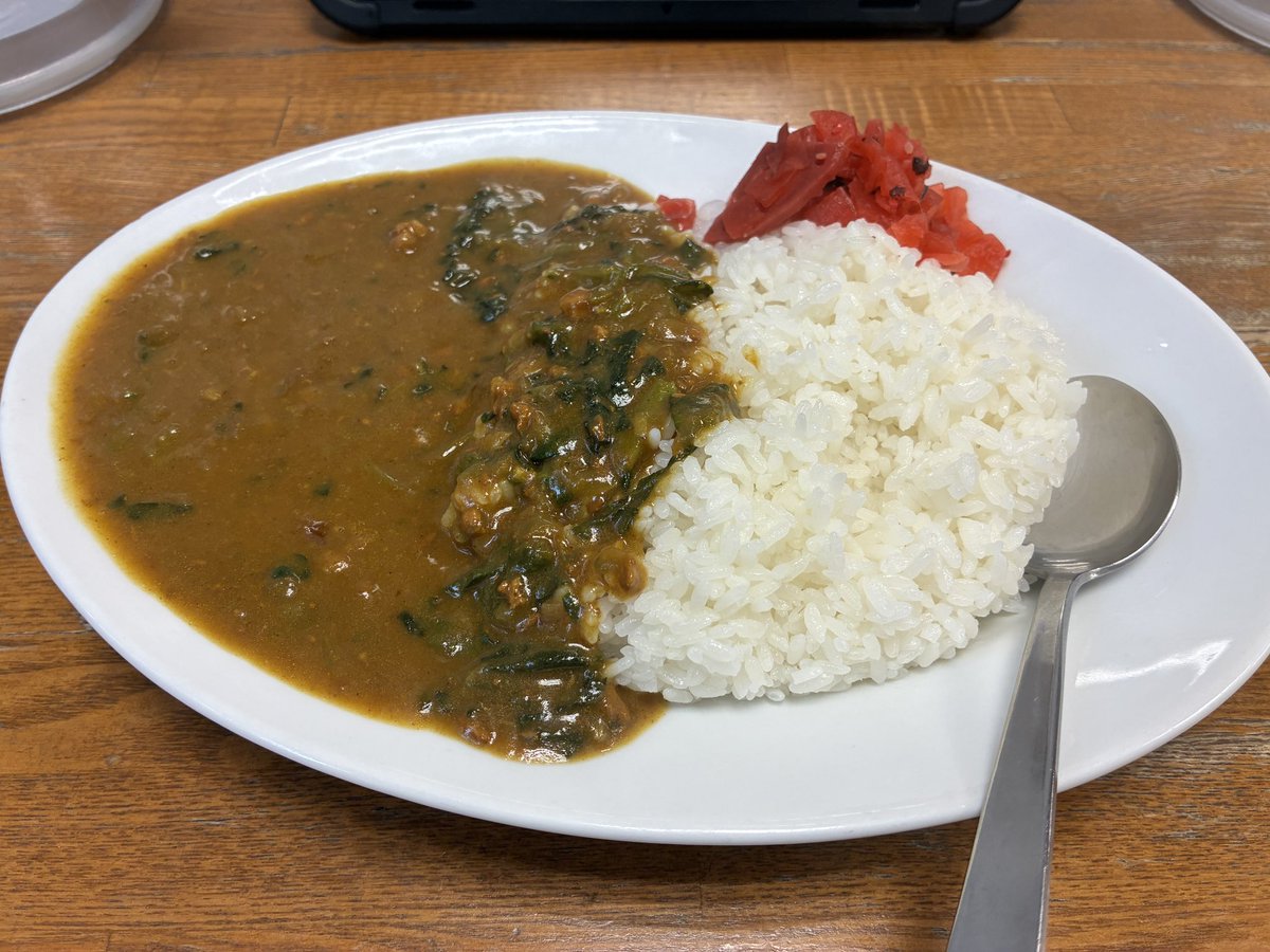 fallen_pear's tweet photo. ほうれん草カレー #金曜カレー (@ ジャンカレー in 千代田区, 東京都) https://t.co/lUem8LMKGp