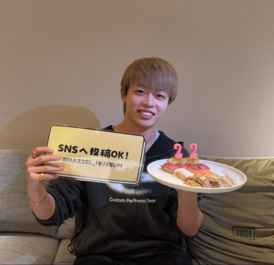 mamisasaranran's tweet photo. リュウキのお誕生日配信え！1人!?って
思ったけどランくん来てくれた〜!!
ラン兄優しい〜✨️
九州ブラザース最高☺️🤍大好き
リュウキ可愛かった〜
#MAZZEL_RYUKI
#MUZEUM https://t.co/E5pRtmDdIx