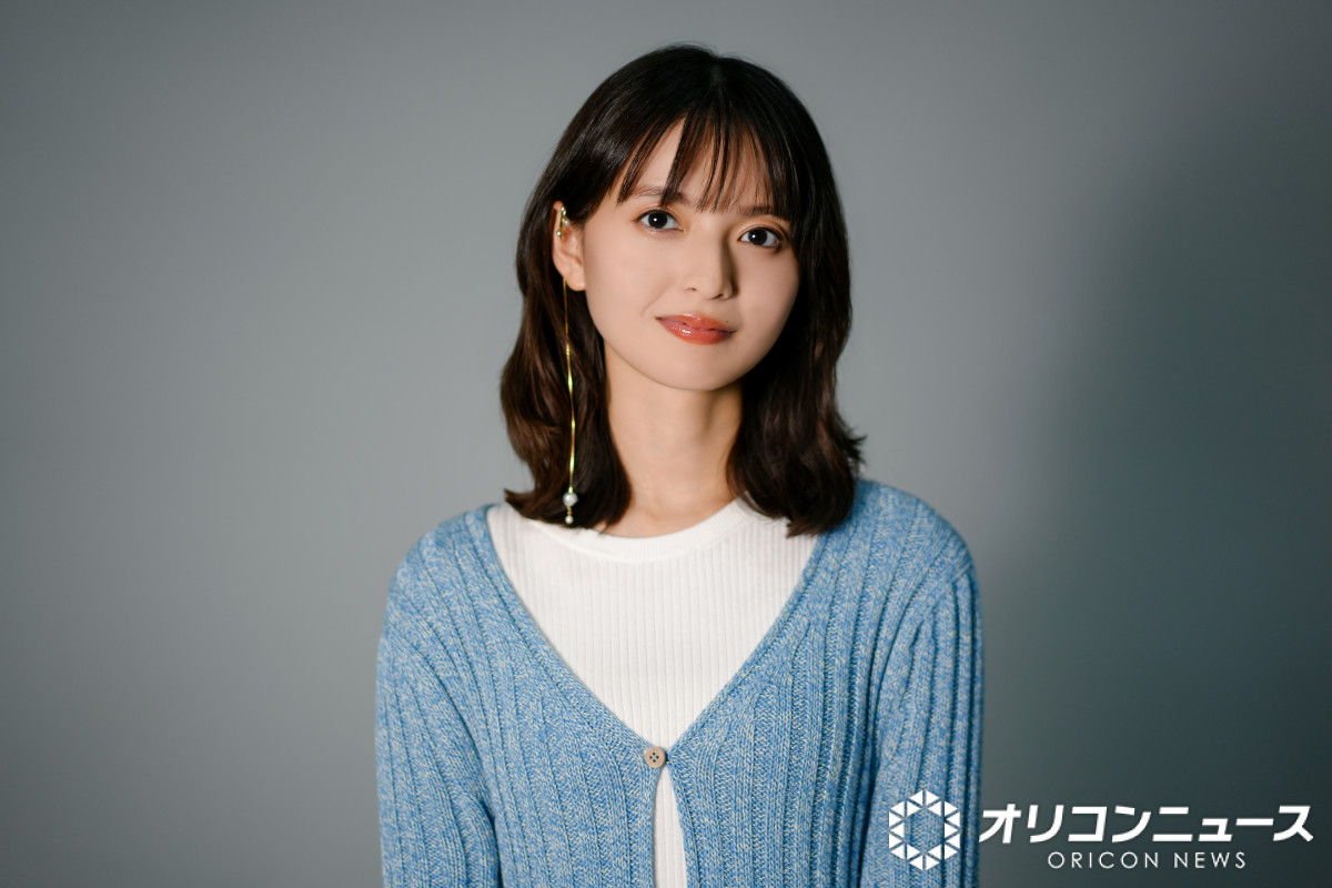 oricon's tweet photo. 齋藤飛鳥、インタビュー💫
⠀
初主演ドラマ『まめとむぎ』
心境や役柄について語った
⠀
乃木坂46を卒業して3年半の現在地
改めて気づいた自分の気持ち「仕事が楽しい」
https://t.co/EthTGVRD1P https://t.co/mhXj1s1Yb7