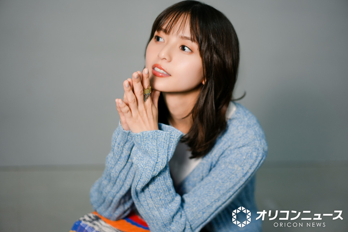 oricon's tweet photo. 齋藤飛鳥、インタビュー💫
⠀
初主演ドラマ『まめとむぎ』
心境や役柄について語った
⠀
乃木坂46を卒業して3年半の現在地
改めて気づいた自分の気持ち「仕事が楽しい」
https://t.co/EthTGVRD1P https://t.co/mhXj1s1Yb7
