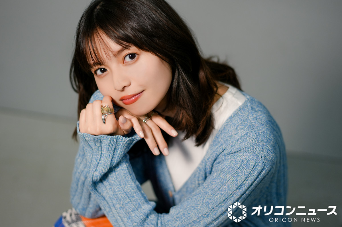 oricon's tweet photo. 齋藤飛鳥、インタビュー💫
⠀
初主演ドラマ『まめとむぎ』
心境や役柄について語った
⠀
乃木坂46を卒業して3年半の現在地
改めて気づいた自分の気持ち「仕事が楽しい」
https://t.co/EthTGVRD1P https://t.co/mhXj1s1Yb7