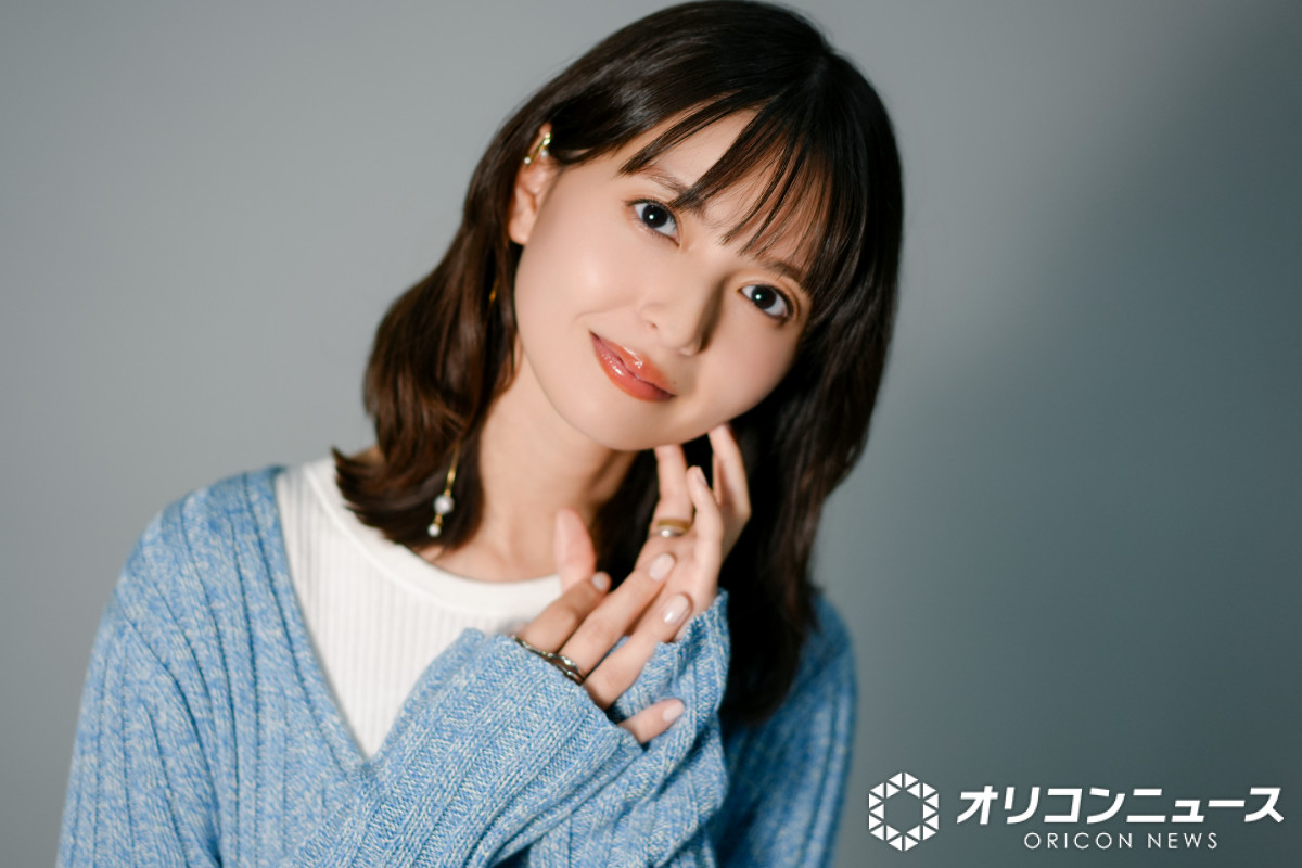 oricon's tweet photo. 齋藤飛鳥、インタビュー💫
⠀
初主演ドラマ『まめとむぎ』
心境や役柄について語った
⠀
乃木坂46を卒業して3年半の現在地
改めて気づいた自分の気持ち「仕事が楽しい」
https://t.co/EthTGVRD1P https://t.co/mhXj1s1Yb7