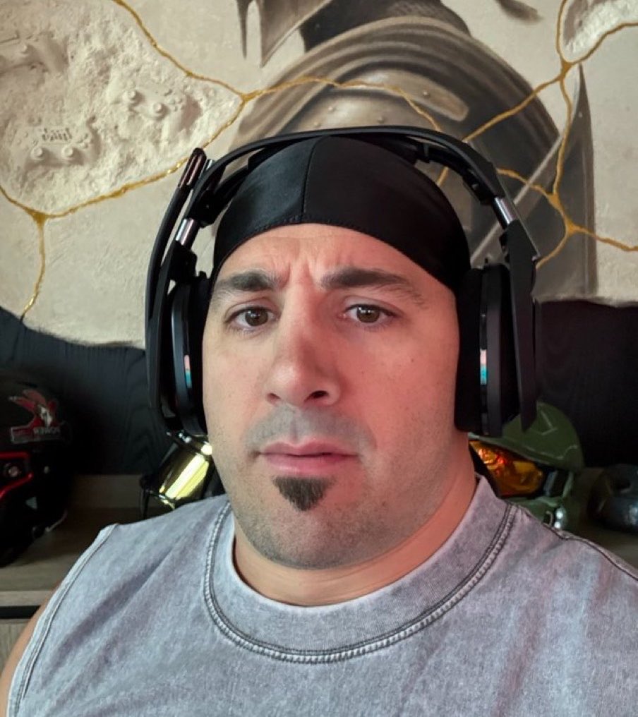 DCdoesGaming tweet picture