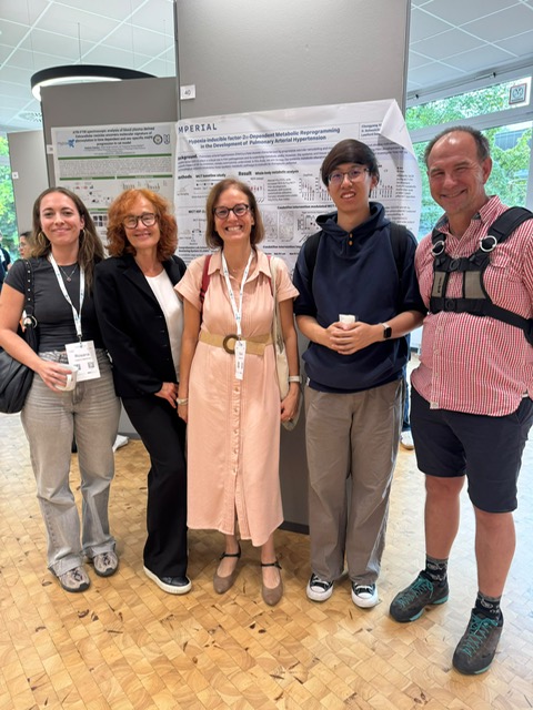 IIBmCSICUAM's tweet photo. 🔬The group of Silvia Martín-Puig #IIBM participated in the 3rd HypoxEU Live in Essen, Germany, sharing new findings on hypoxia and cardiac hypertrophy and on the sex-specific impact of HIF signaling in the cardiac vasculature. 👏 https://t.co/u2F4qmueVa