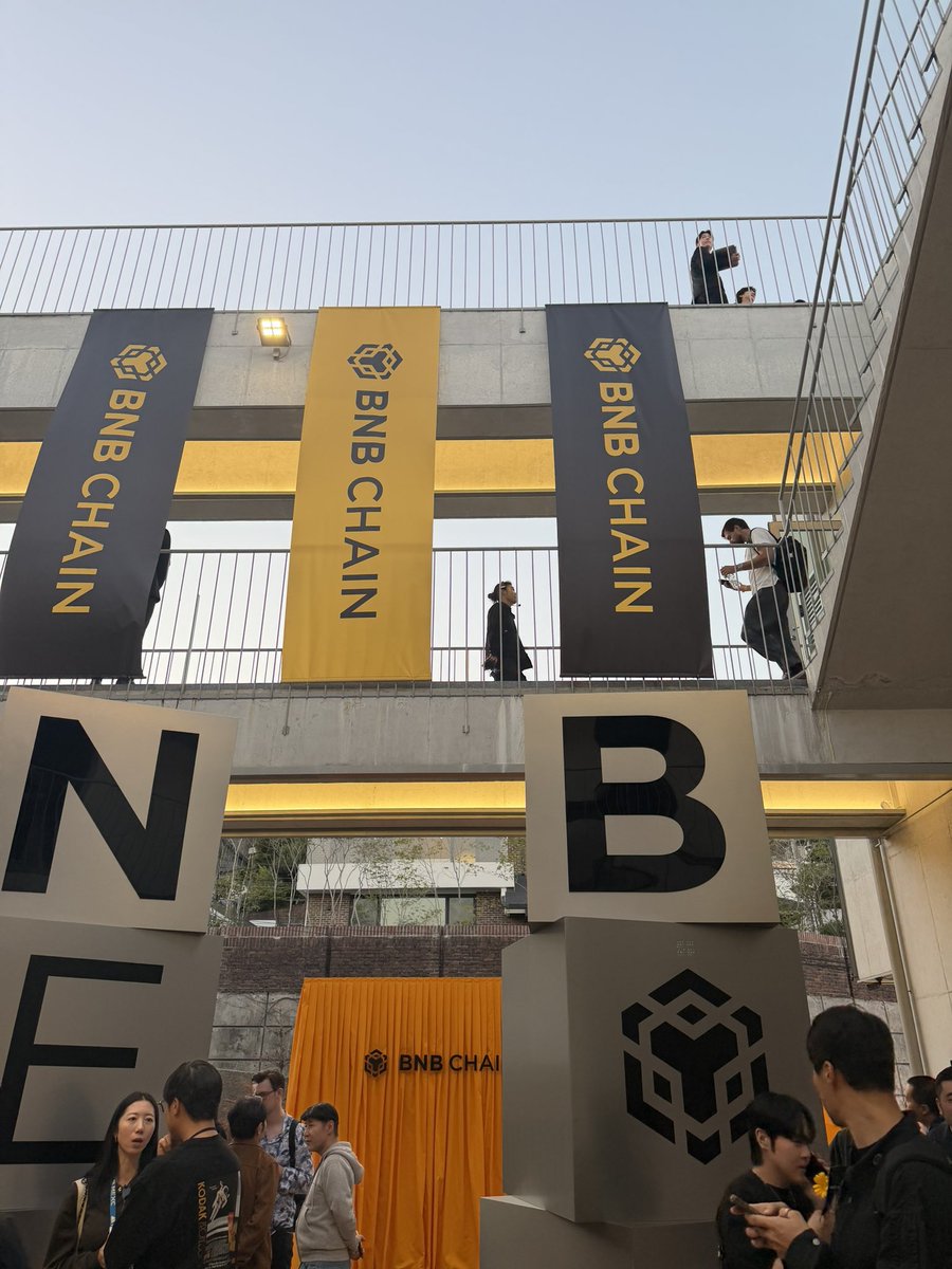 APRO_Oracle's tweet photo. Heading to BNB Seoul! 🇰🇷

Come say hi — can't wait to meet you all and talk more about what we're building. 🚀 https://t.co/6xDuGrXI3N