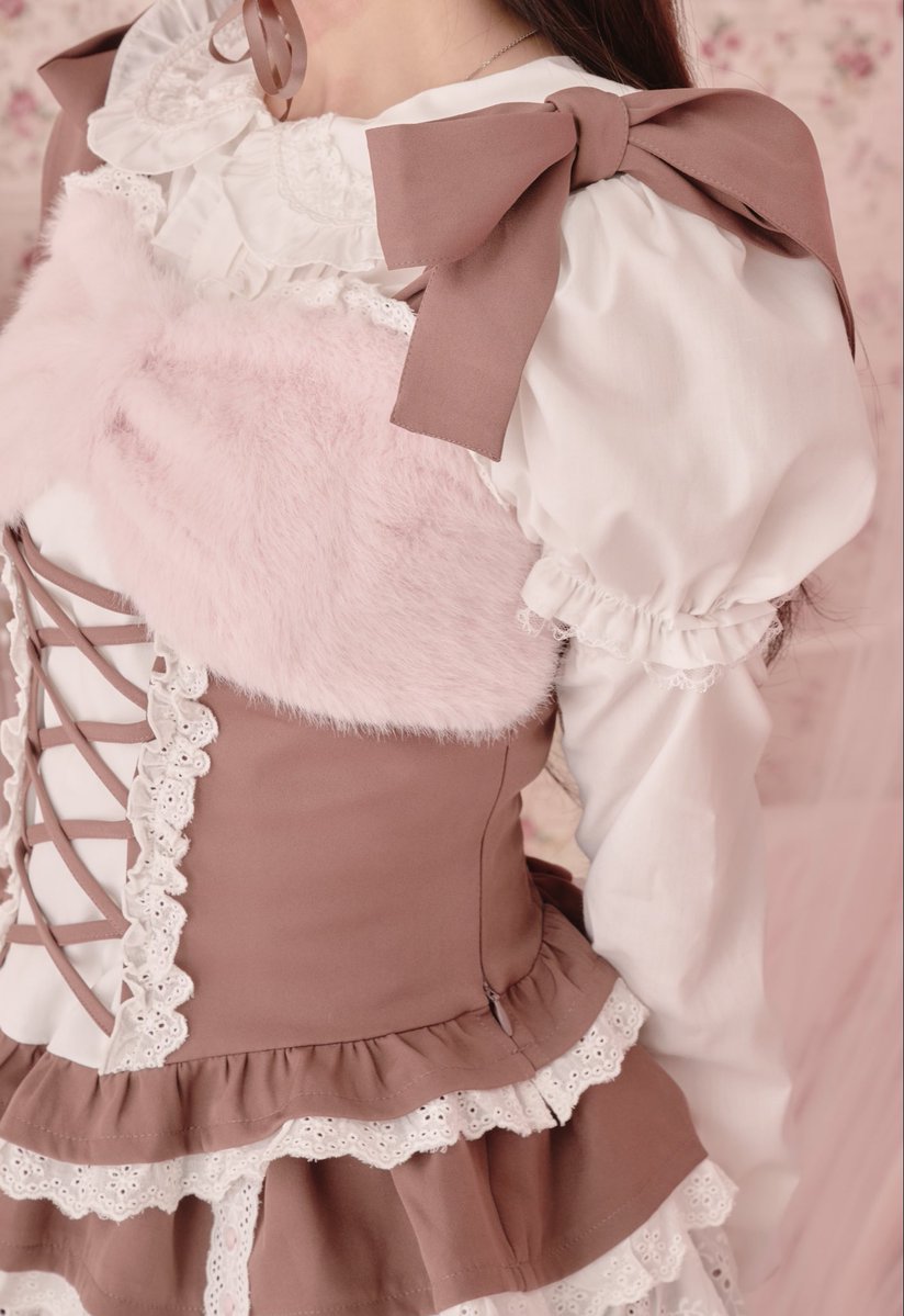 romeritual's tweet photo. 🎀Fur Ribbon Corset Bustier🎀

ふわふわのファーリボンが目を惹く、
甘さたっぷりのビスチェが登場♡

10/28(Wed.)12:00~zozotown❤︎ https://t.co/AaX14sGX81