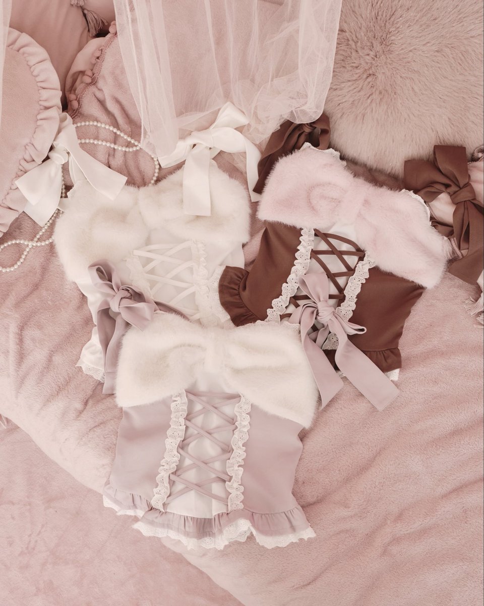 romeritual's tweet photo. 🎀Fur Ribbon Corset Bustier🎀

ふわふわのファーリボンが目を惹く、
甘さたっぷりのビスチェが登場♡

10/28(Wed.)12:00~zozotown❤︎ https://t.co/AaX14sGX81