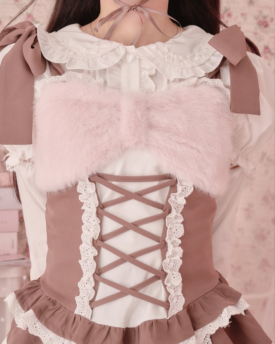 romeritual's tweet photo. 🎀Fur Ribbon Corset Bustier🎀

ふわふわのファーリボンが目を惹く、
甘さたっぷりのビスチェが登場♡

10/28(Wed.)12:00~zozotown❤︎ https://t.co/AaX14sGX81