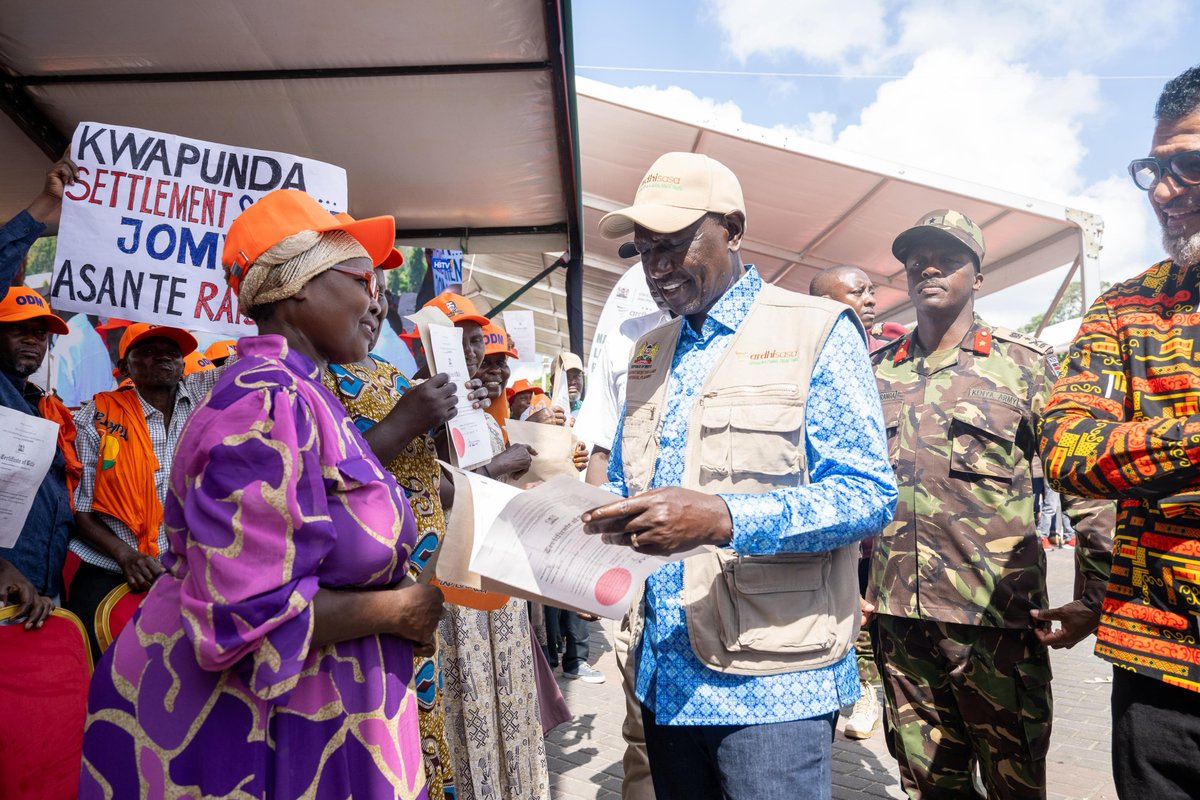 WilliamsRuto's tweet photo. At Mama Ngina Waterfront Grounds, issued 5,000 title deeds to beneficiaries from the Dongo Kundu, Waitiki, Mwakirunge, Mikindani and Mafisini settlement schemes in Mombasa County. https://t.co/z7wBKY4Geg