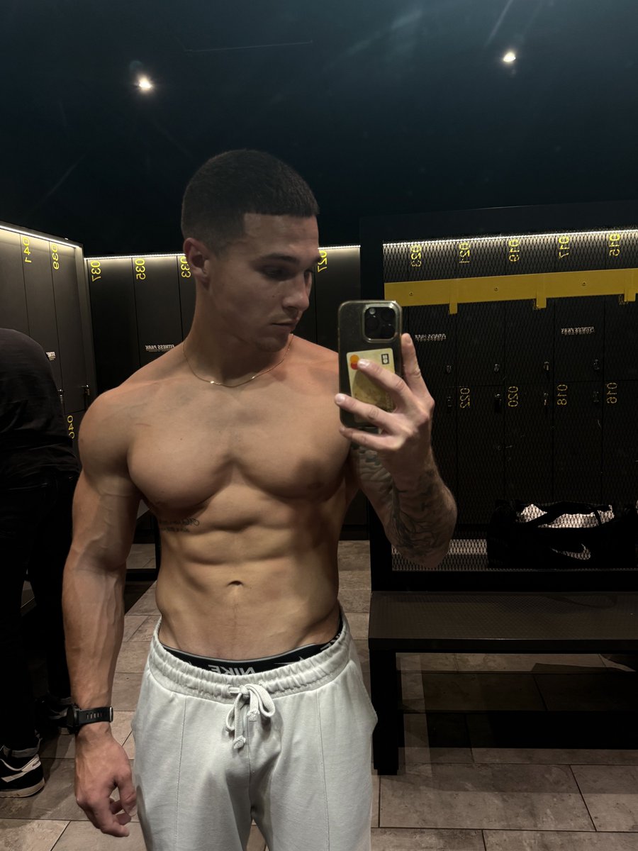 Cash_TREKS's tweet photo. Gym time https://t.co/r73iWiqxIN