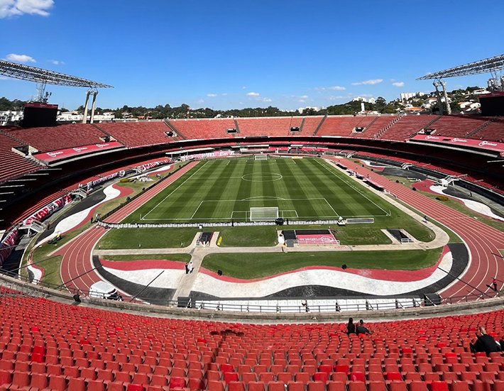 RICARDOLEITE01's tweet photo. Hoje é o aniversário do meu lugar predileto, neste planeta. 

Até o ar é diferente. 

O Morumbi está de aniversário. 

Eu amo SPFC. 

Eu te amo, Morumbi ❤️🤍🖤🏟️ https://t.co/3W1P8YYRn6
