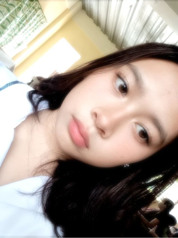 Queenietimbal's tweet photo. I really don't like to smile 😪💢 https://t.co/AgQvngWOmf