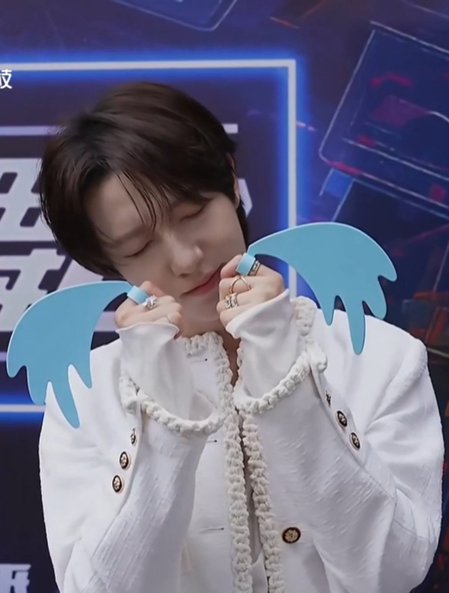 meltizn's tweet photo. Esto es lo q me merezco, todo el tl lleno de renjun 🙏 https://t.co/VVfPduyBkl
