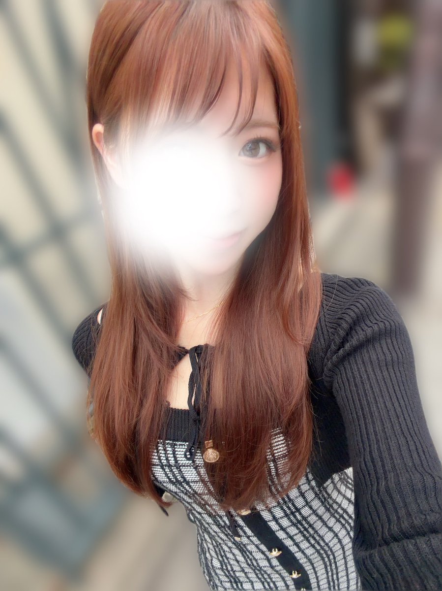 corin8avk's tweet photo. 明日19時〜いるよ☺️
まだまだご予約お待ちしております🫧
髪色すぐ落ちちゃった💦
美容師さん曰く地毛が明るめらしい、
オレンジ味がつよいのやなんだよね🥹
今月早めに染めよ🎶 https://t.co/2AEMXMGhk1