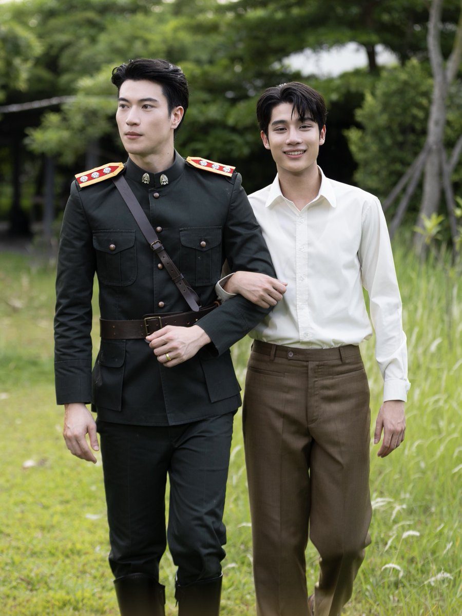 doublej_030611's tweet photo. ป๊าขับรถไปส่งแม่ไปสอนที่โรงเรียนตอนเช้า https://t.co/qMI7ZDsAGe