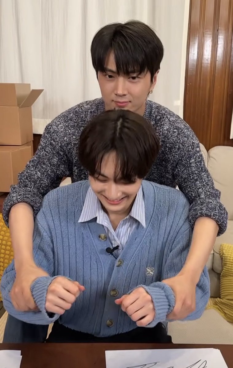 Yaongz24's tweet photo. 😭😭 https://t.co/Ud04WeEu6W