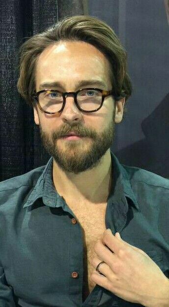 SouthernPamela's tweet photo. #MisonFingersFriday #TomMison @littlione @virtue2 @GoldCntry_Laura @GloGruffudd @hoggard_sharon Good morning girls , sunny &amp; 89 ° today followed by a very rainy weekend. Have a fabulous Friday &amp; a wonderful weekend  !! https://t.co/sLE5zXxDd0
