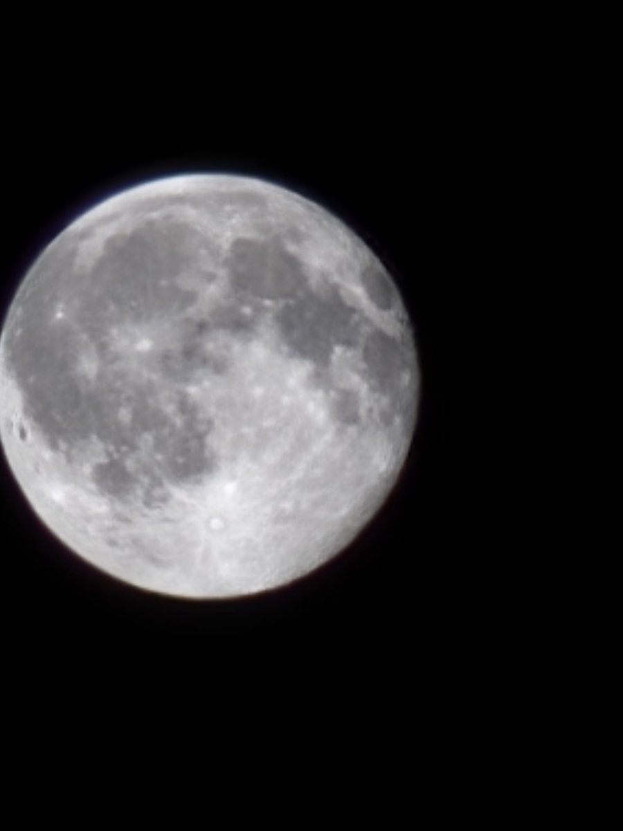 xodidblue's tweet photo. summer moon
three names
sharing one wine glass

Basho

empty moon
what are these glasses
holiday again tomorrow

me https://t.co/zQOWNjVTYO
