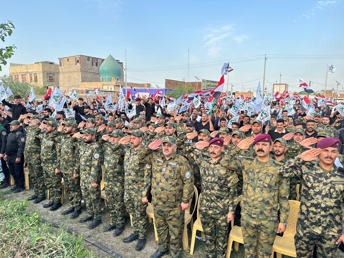 Hashd43's tweet photo. بحضور رسمي وجماهيري غفير، شارك لواء ٤٣ تشكيل سبع الدجيل بالاحتفال المنعقد في رياض الشهداء القادة وشهداء الحشد الشعبي بمحافظة النجف الأشرف بمناسبة «يوم السيادة الوطني» تأكيداً على السير على نهج الشهداء الأبرار وصون سيادة العراق وأمنه. https://t.co/KHbXzRzMAM