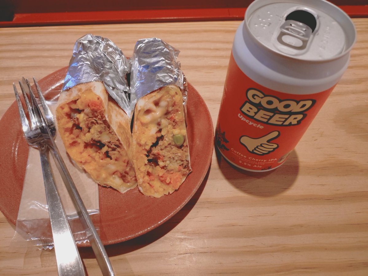 ddghatakaze's tweet photo. イヤッホー🍺&amp;🌯 https://t.co/dO0BjrgHsY
