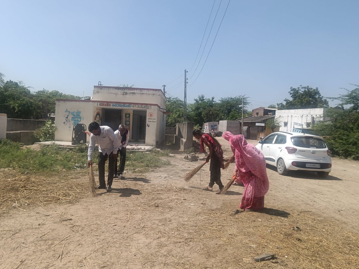 RavalKrishu's tweet photo. ગુજ ર વાડા સફાઈ https://t.co/Tmcy7CzV32