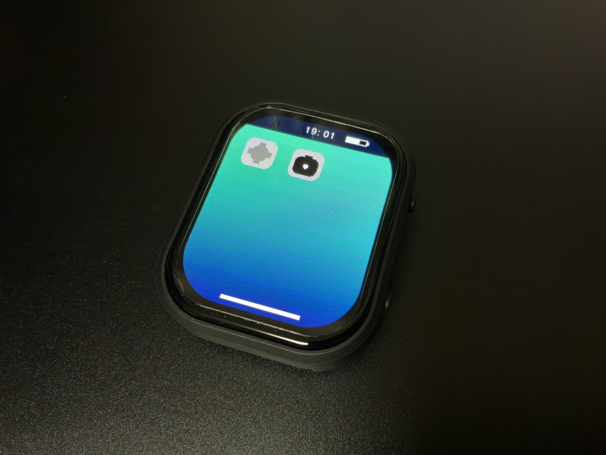 _electro_master's tweet photo. 自作スマートウォッチ
バッテリー持ちも操作性も良くなった！ https://t.co/tvGbYQlmMN