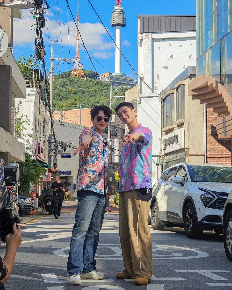 cjsdotcom's tweet photo. [jament_official 인스타그램]

정석 배우와 수찬 배우의 해방촌 탐구생활🌟

두 사람의 알록달록 해방촌 데이트💕
지금 유튜브 <채널 조정석>에서 만나요🖐️

🔗https://t.co/cm4vhTZl8r https://t.co/vzNXNuROGR