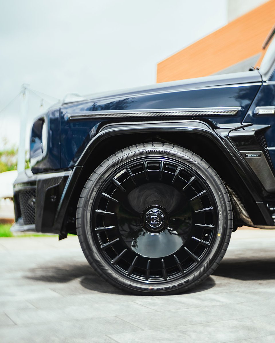 YokohamaRubber's tweet photo. ADVANブランドサイトで、
新しい記事を公開しました！

『800psのモンスターSUVが見せた、
ADVAN Sport V107の懐の深さ。
BRABUS G800 WIDESTAR』

800psのパワーに、24インチのタイヤという
規格外のハイエンドSUV、BRABUS G800 WIDESTARを
レーシングドライバー谷口信輝がインプレッション。
そしてそのすべてを受け止めるタイヤには何が必要なのか。
G800 WIDESTARという究極の1台だからこそ見えてきた、
ADVAN Sport V107の「幅」を探る。
ぜひご覧ください！

https://t.co/Bz6Oqo9Y88

@NOB_TANIGUCHI 

#YOKOHAMATIRE
#ADVAN
#ADVANSport
#V107
#BRABUS