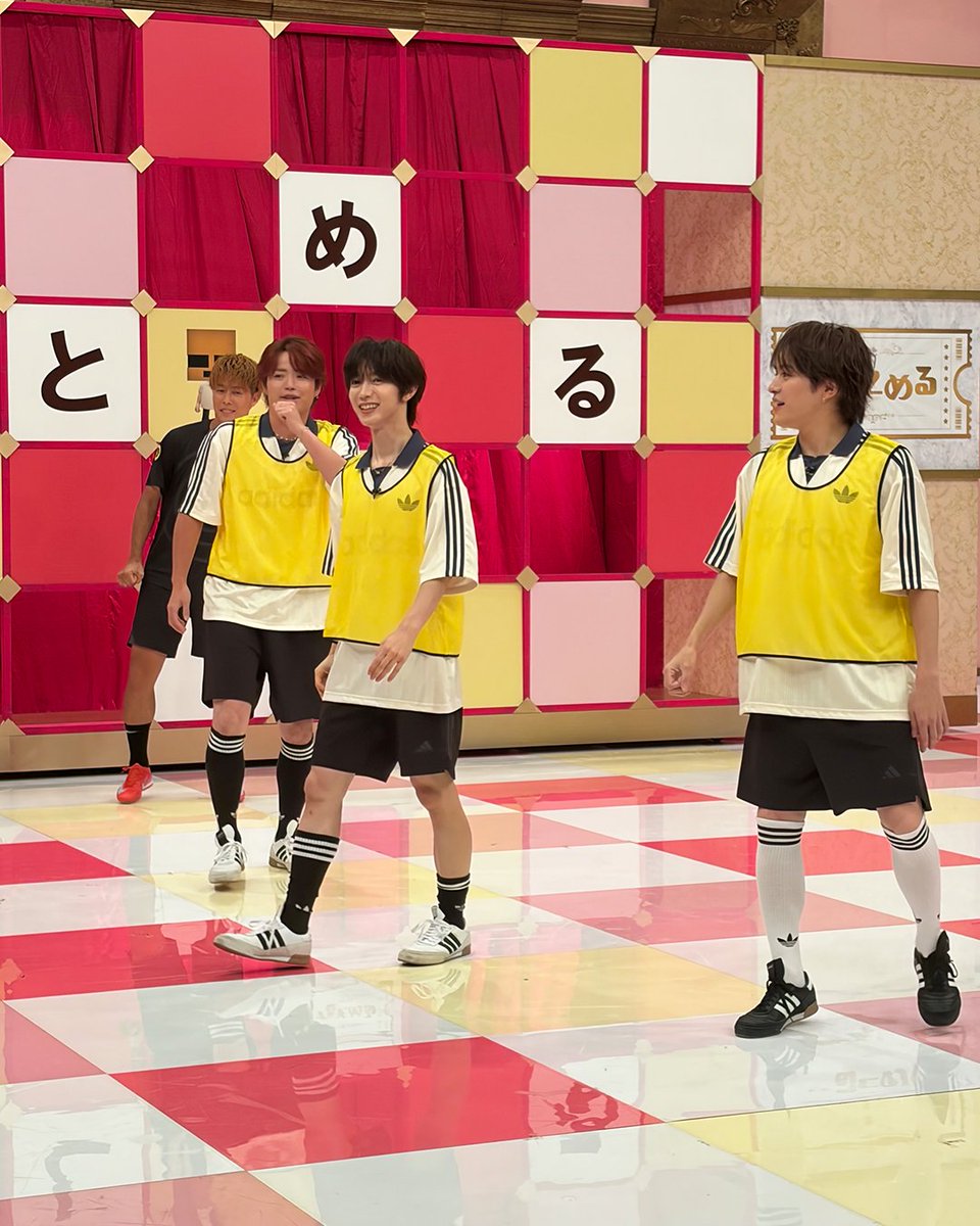 kerutomeru_cx's tweet photo. 📷₊⟡- #けるとめる 𝕠𝕗𝕗 𝕤𝕙𝕠𝕥

サッカー知識ゼロでも楽しめる.ᐟ✧ ݁˖
「コソ勉」第3弾はᝰ✍꙳⋆
超気持ちいいスルーパス32連発⭑.ᐟ
#トラジャ も大興奮٩(๑˃̵ᴗ˂̵๑)۶

けるとめるファミリー
柿谷曜一朗のレクチャーで実践も
またもや、まさかの事態に.ᐟ.ᐣ⊹ ࣪ ˖

お楽しみに𐐃◡𐐃 https://t.co/wr6lgxoHzP